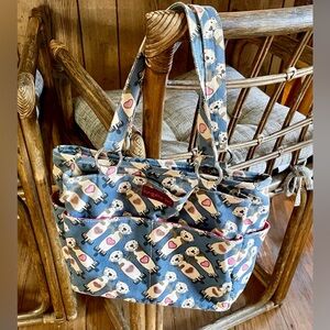 BUNGALOW 360 Love Each Otter Sturdy Medium Lined Zipper Pocket Handbag Purse